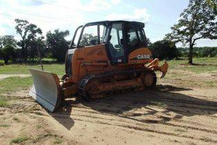 DOZER AND BACKHOE SERVICE (SHAWNEE AND 100 miles out)