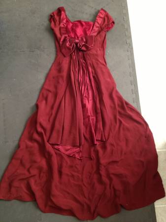 Dress for Ball or Prom Burgundy Size M 8