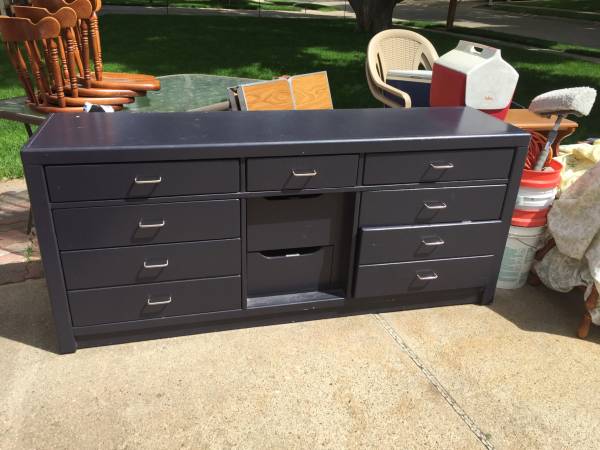 Dresser and (2) night stands