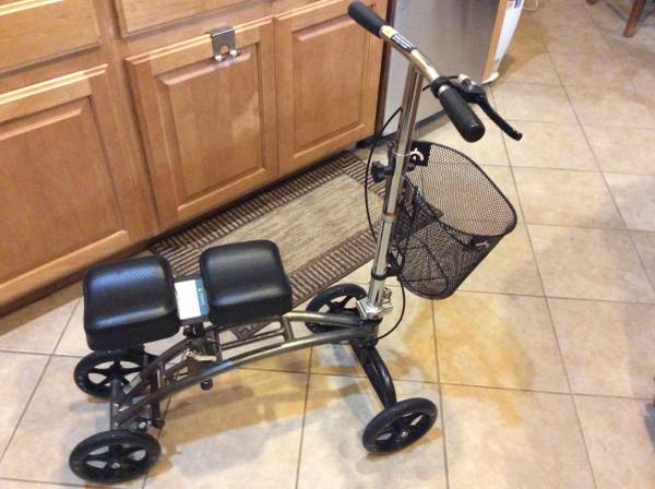 Drive Brand Knee Walker w Basket  Like New Condition