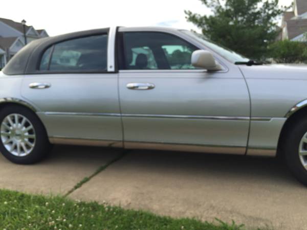 Driving services, Lincoln Town car (anywhere in the DEPAMD area)