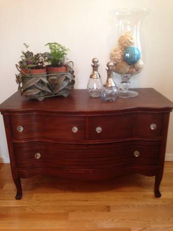 Entry table or console table obo