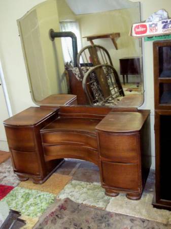 ESTATE garage SALE whole house ANTIQUES FURNITURE (ILLINOIS)