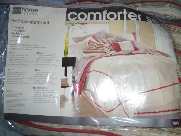 EUC Queen size bedding  comforter set