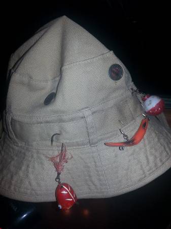 Fishing Hat with Vintageantique lures
