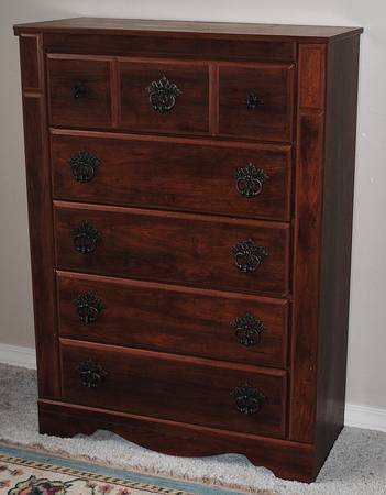 FIVE (5) DRAWER CHEST OF DRAWERS UPRIGHT DRESSER