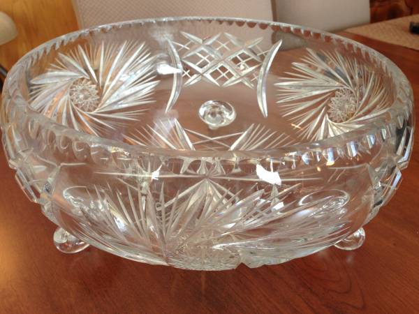 Footed crystal bowl