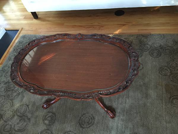 Formal living coffee table