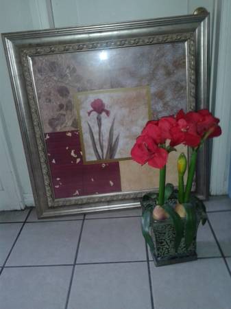 Framed picture with flower decor (Newhall)