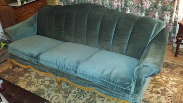 Free Couch in good condition (Nashua)