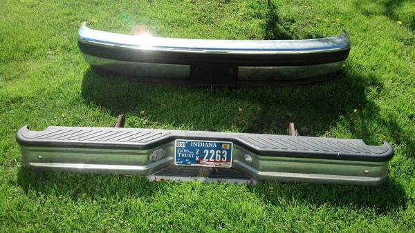 Front and back bumper off of a 1993 Ford F150 XLT