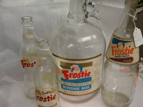 Frostie Root Beer Bottles (Bates City)