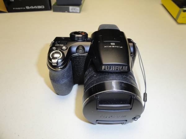 FujiFilm Finepix S4430