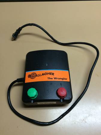 Gallagher M100 The Wrangler Electric Fence Energizer (Fairwood Greens)