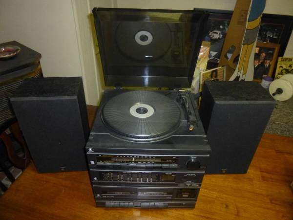 GE Shelf Stereo System AMFM Phonograph Dual Cassette Player