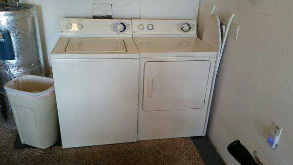 GE Washer amp Dryer set  LIKE NEW   NICE