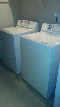 GE Washer and Electric Dryer set