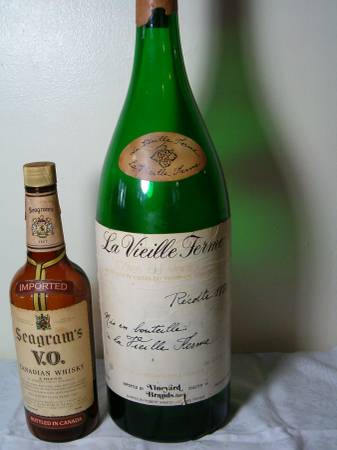Giant La Vieille Ferme Wine Bottle