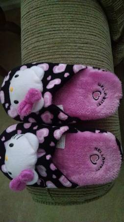 Girls hello kitty slippers size 23