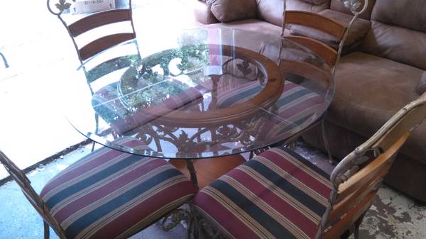 Glass Top Rod Iron Table w 4 Chairs