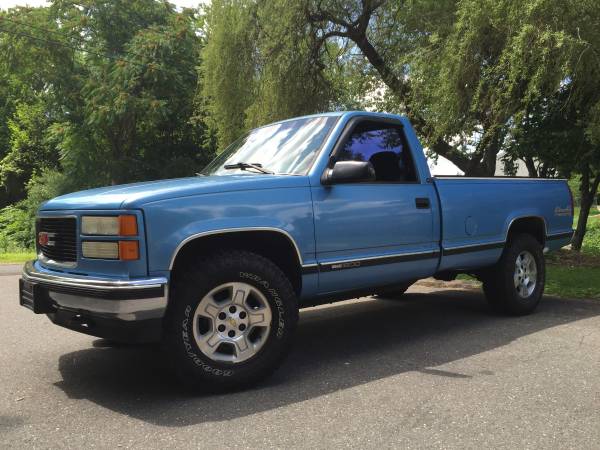 GMC Sierra 4x4 pickup mint mint mint 8ft 5 speed