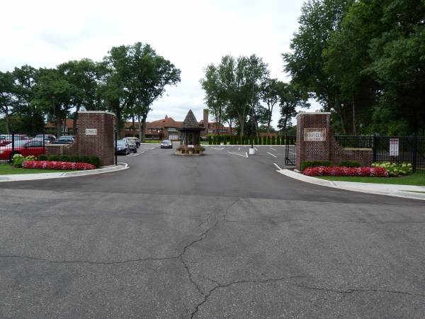 Golf Course Grounds Maintenance Positions (Detroit Golf Club)