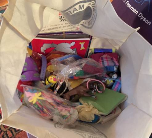 grab bag of kid stuff, little bit more girl than boy oriented (Harlem  Morningside)