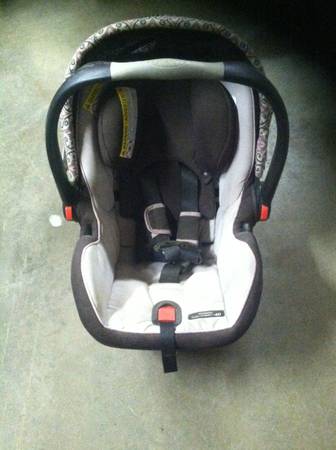 Graco Snug Ride Baby Car Seat