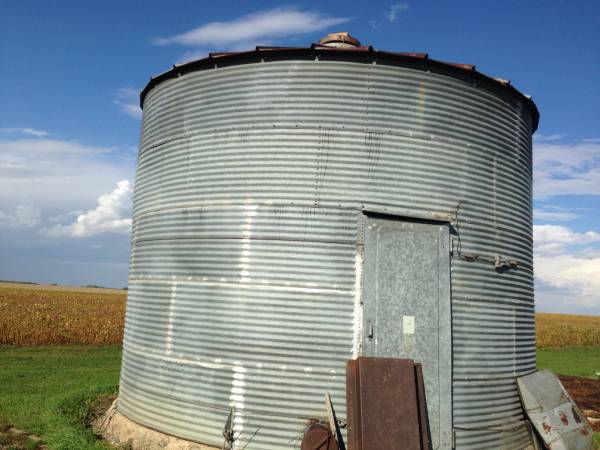 Grain bin