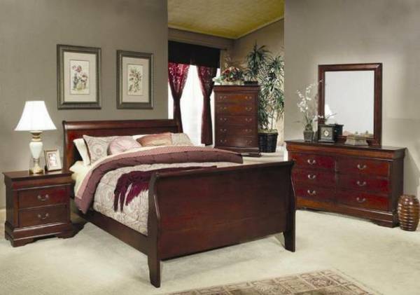 Great Deal 7 piece SLEIGH Queen Bedroom Set