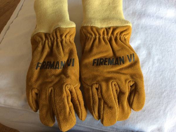 Great heavy duty gloves Fireman V1 Gloves Like New