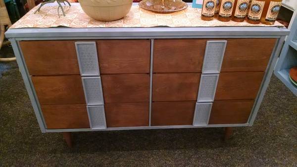 Great Mid Century Modern Dresser