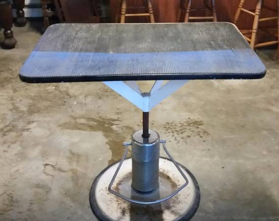 Grooming Table (Barre)