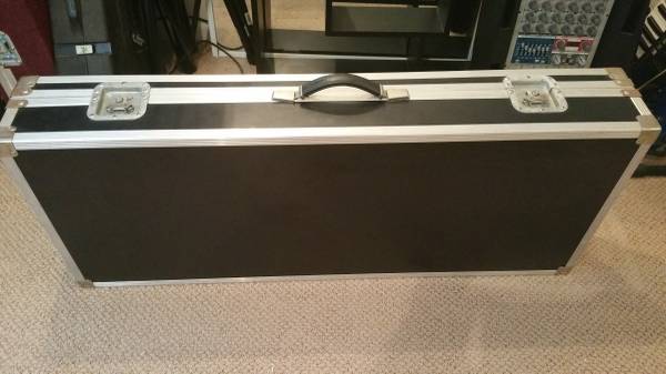 GUITAR ROAD CASE NEW FOAM