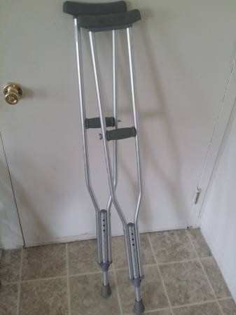 Hardly Used Crutches (teen