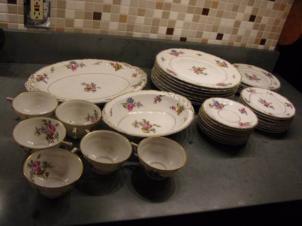 Haviland Chantilly France dishes, 36 pieces