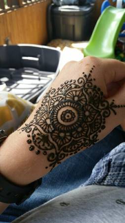 Henna Artist (Spring Lake Park)