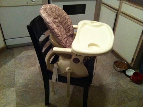 High chair and baby chair (Fayetteville)