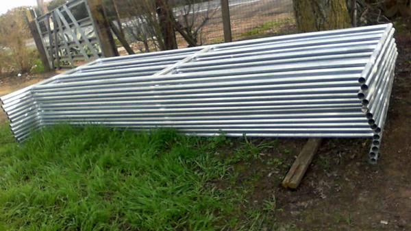 Horse Panels amp Fencing  New wClamps Included
