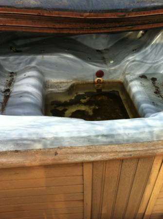 HOT TUB FREE 6 PERSON (NASSAU)