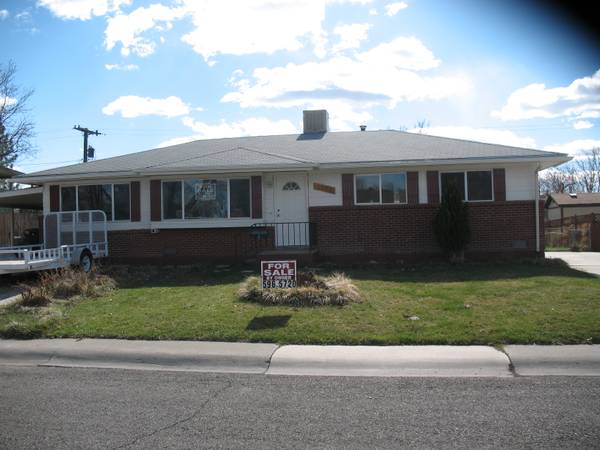 HOUSE FOR SALE IN BEAUTIFUL MONTROSE COLORADO