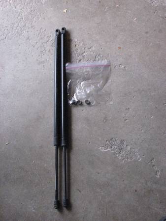 HUMMER H2 STOCK REAR LIFT GATE PNEUMATIC SHOCKS 2004