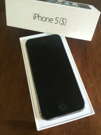 IPHONE 5s factory unlocked 16 gigs