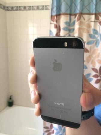 Iphone 5S Verizon Cracked Screen 16GB