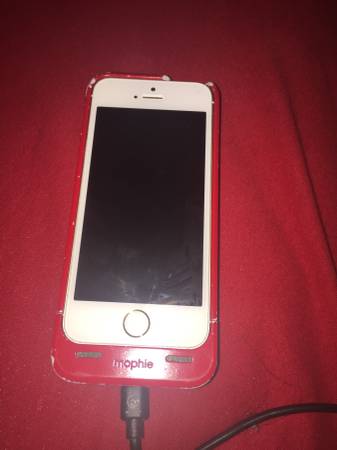 iPhone 5s with mophie