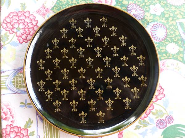 Japanese wood lacquer fleur de lis tray