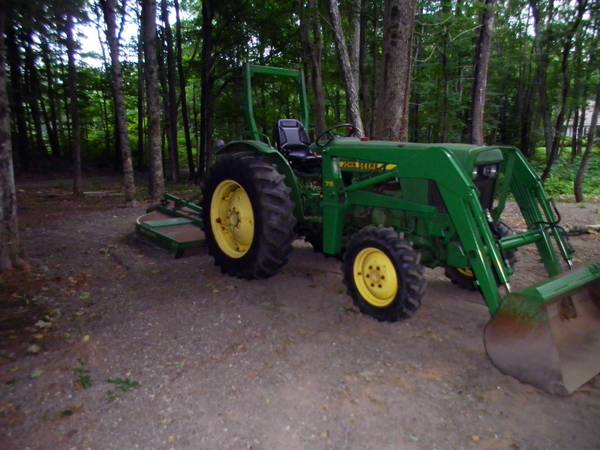 JOHN DEERE 1050 4X4 WLOADER