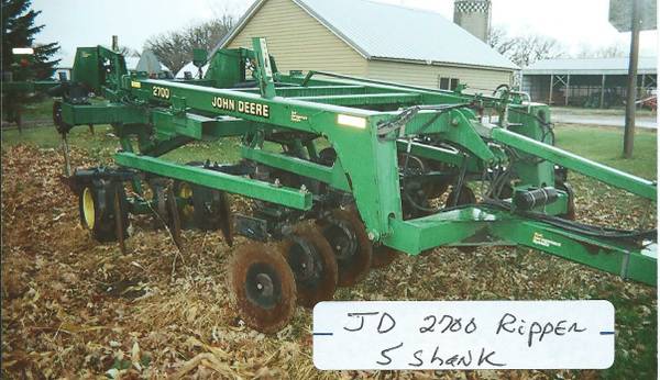 John Deere 2700 Ripper