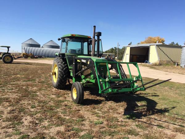 John Deere 4430 wLoader