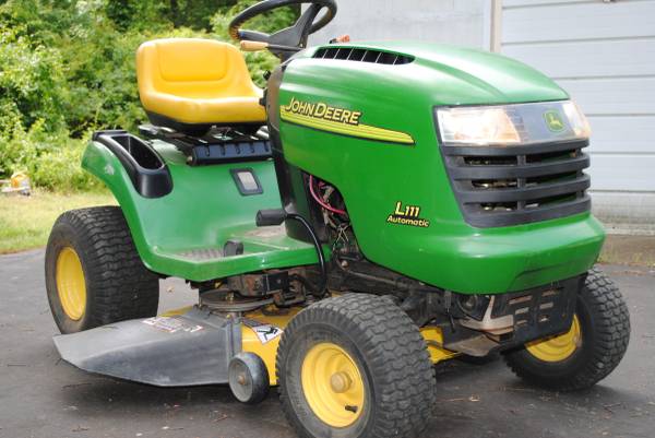 John Deere L111 Automatic